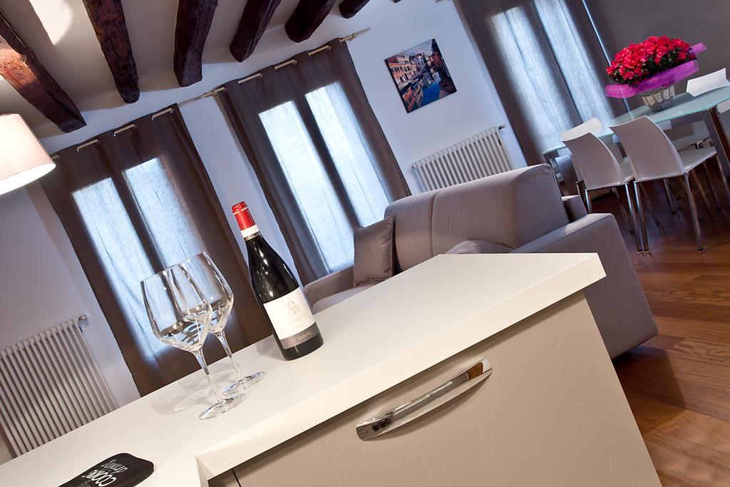 Good Wine Apartments Венеция Стая снимка