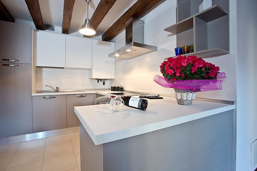 Good Wine Apartments Венеция Стая снимка