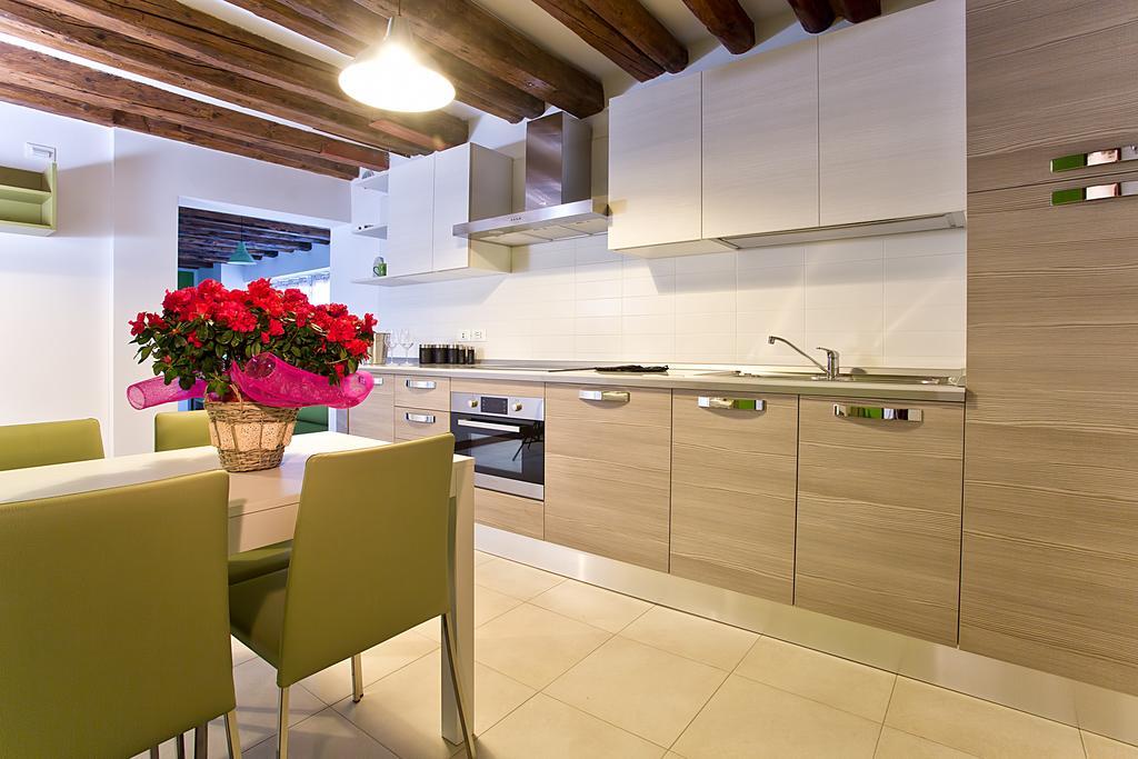 Good Wine Apartments Венеция Стая снимка