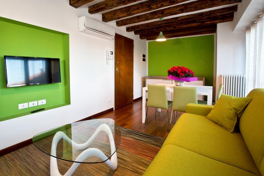 Good Wine Apartments Венеция Стая снимка