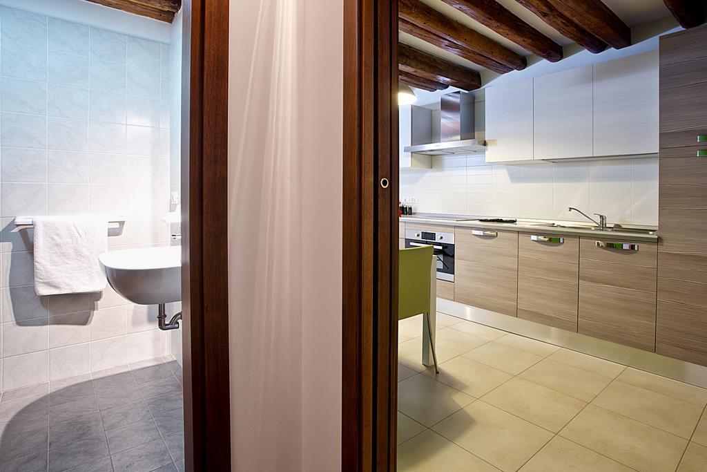 Good Wine Apartments Венеция Стая снимка